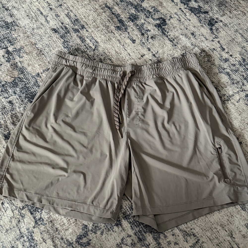 90 Degree By Reflex Men's Taupe Athletic Shorts